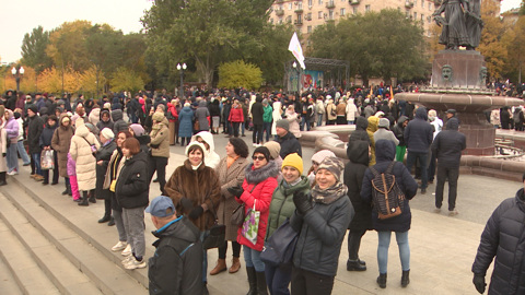 Волгоградцы вышли на митинг в честь Дня народного единства
