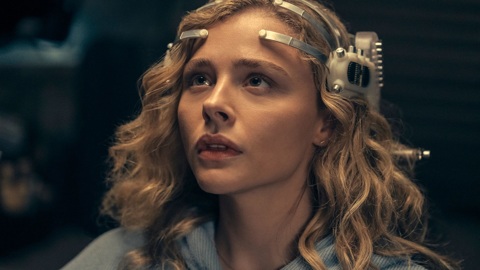 Антиутопия "Периферийные устройства" стала главным сериалом недели