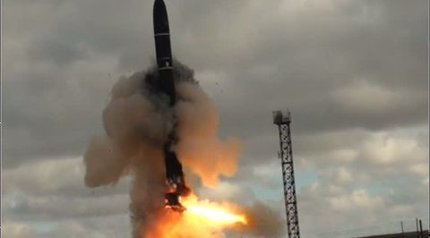 На новых учениях испытали ракеты "Тополь" и "Воевода"