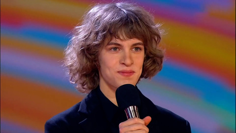 16-летний иллюзионист из Петербурга "околдовал" жюри "Синей птицы"