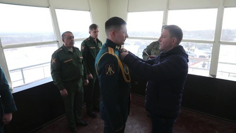 На Сахалине вручили награды участникам СВО