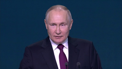 Путин призвал наращивать усилия по развитию ИИ