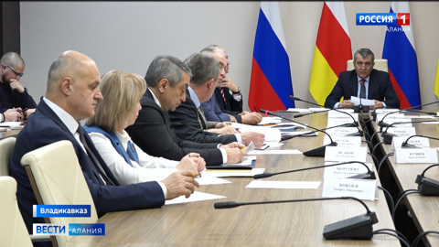 Аппаратное совещание: заболеваемости гриппом и ОРВИ, строительство и капремонт социально значимых объектов