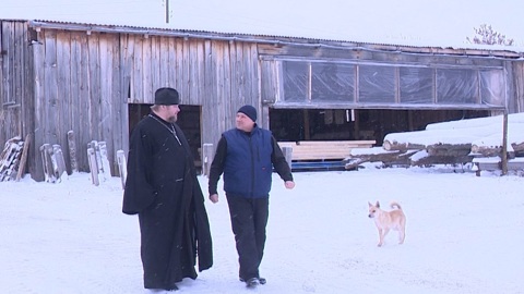 В Каракулино священник вступил в ряды добровольцев пожарной охраны