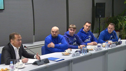 "Единая Россия" провела встречу с молодыми добровольцами