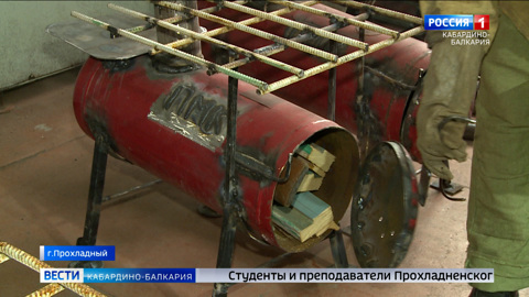 В Прохладном студенты шьют толстовки и создают дровяные печи для участников СВО