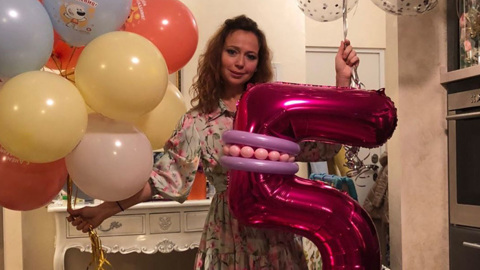 Елена Захарова отметила пятилетие дочки и показала фото с праздника