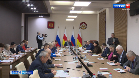 Совет парламента рассмотрел инициативы по поддержке многодетных родителей, спортсменов, участников СВО