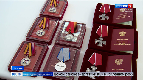 В преддверии Дня Героев Отечества Казбек Коков вручил государственные награды бойцам из Кабардино-Балкарии