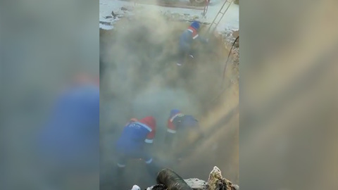 В Благовещенске на теплотрассе по улице Зейской произошла коммунальная авария
