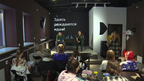 Юные благовещенские художники пообщались с участником Афганской войны