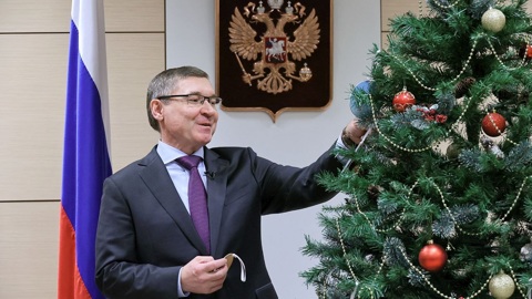 Полпред президента в УрФО Владимир Якушев присоединился к акции "Елка желаний"
