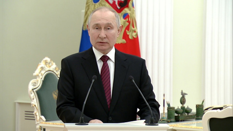 Путин пожелал молодым ученым действовать дерзко и нестандартно