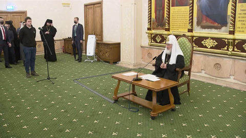 Патриарх Кирилл встретился с юными спортсменами из Донбасса