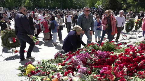 "Ночные волки" возложили цветы к мемориалу советским воинам в Берлине