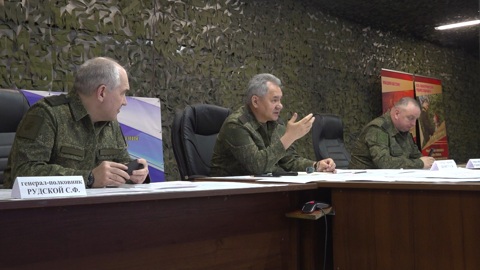 Шойгу с инспекцией посетил зону спецоперации