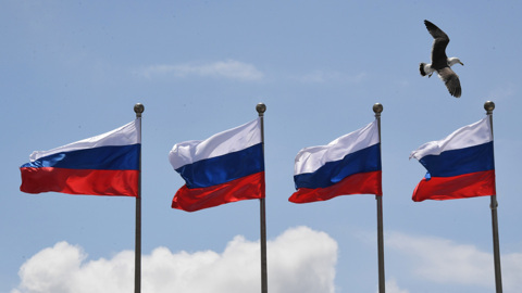 Как защитить проживающих за рубежом россиян?