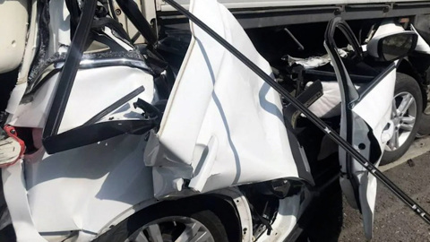 Под Нижним Новгородом грузовики раздавили легковушку
