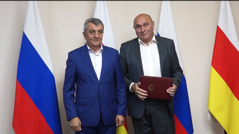 Сергей Меняйло вручил награды артистам конного театра "Нарты"