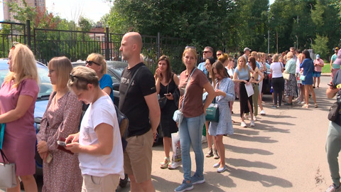 Жители Приморского района не могут записать детей в школу