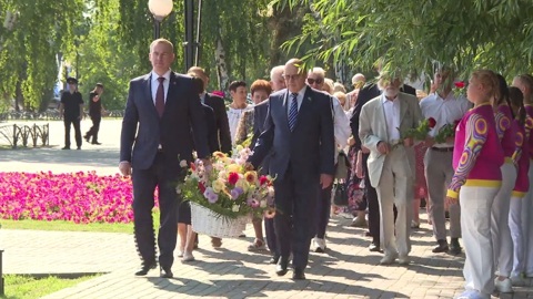 Торжественная церемония возложения цветов в канун Дня города прошла в Тюмени