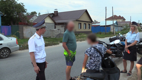 Волгоградские сотрудники ГИБДД призывают родителей не допускать детей к управлению транспортными средствами без прав