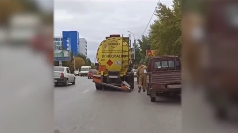 Ухудшение здоровья водителя бензовоза стало причиной аварии в Тюмени