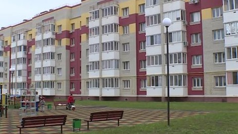 В Орловском округе ключи от квартир получили 17 детей-сирот