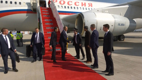 На саммите G20 Лаврова у самолета встретили горячим индийским танцем