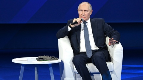 Мир уходит от финансовой диктатуры Запада