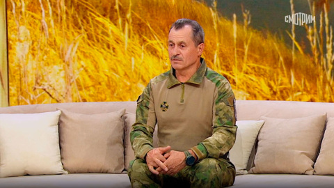 "Решили помочь": как волонтеры заготавливают бревна на передовую