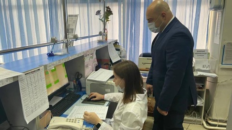 Первой городской поликлинике Ижевска поручили проконтролировать разведение потоков пациентов