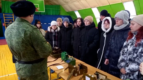 Амурские пограничники провели экскурсию для школьников и студентов