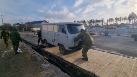 Три автомобиля, переданных амурчанами, отправились в зону СВО