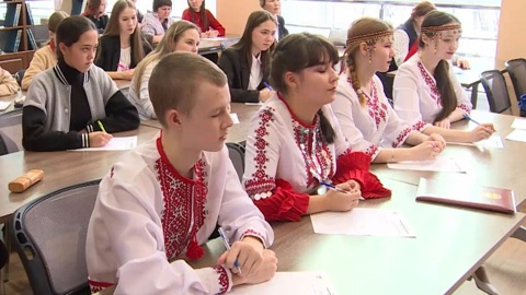 Более трёх тысяч человек приняли участие в диктанте «Пишем по-марийски правильно»
