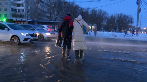 На северо-западе Челябинска ликвидировали потоп на трех улицах