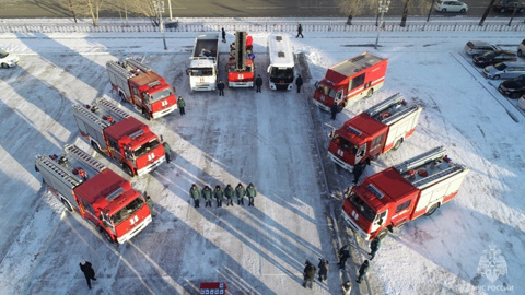 Автопарки пожарных частей Приамурья пополнили 9 спецмашин
