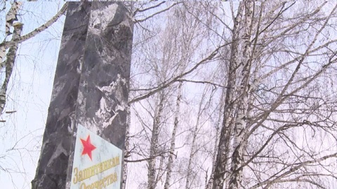 Обелиск павшим воинам обновили в селе Эмеково