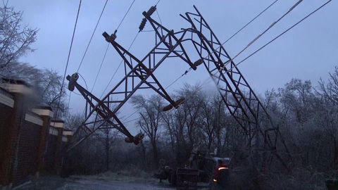 В Ростове-на-Дону устраняют последствия ледяного дождя