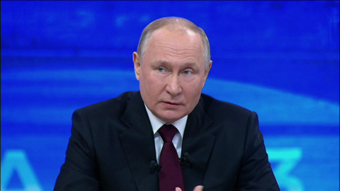Началась "Прямая линия" с Владимиром Путиным
