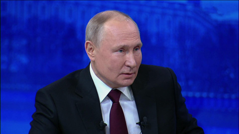 В Гостином дворе прошла прямая линия с Владимиром Путиным