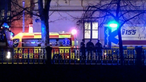 Полиция не смогла помешать стрелявшему в университете в Праге