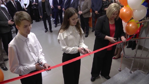 В Ревде после капремонта открыли обновленную школу