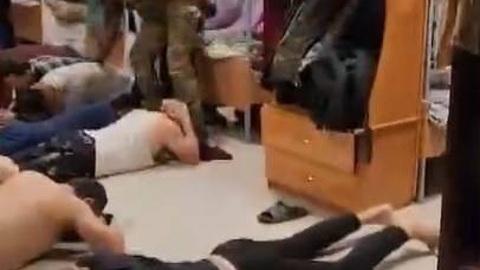 Силовики нагрянули в "гости" к нелегалам