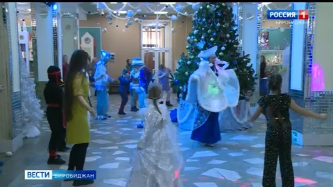 В театре кукол "Кудесник" устроили новогоднее представление для детей участников СВО