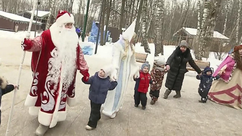 Усадьбы Деда Мороза в московских парках ждут гостей