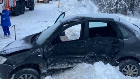 Четыре человека пострадали при столкновении автомобилей на трассе в Марий Эл