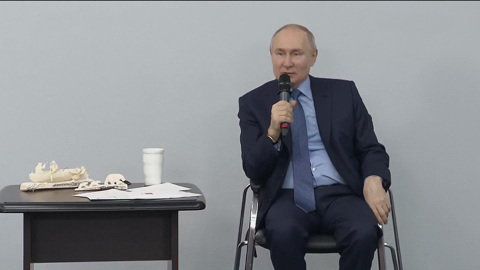 Владимир Путин обсудил меры по сохранению языков коренных народов Севера