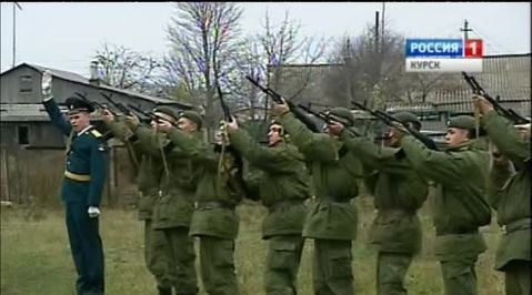 В поселке Поныри перезахоронили останки 60 советских воинов