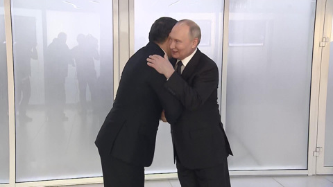 В Казани Путин осмотрел самолеты и встретился с коллегами из дружественных стран